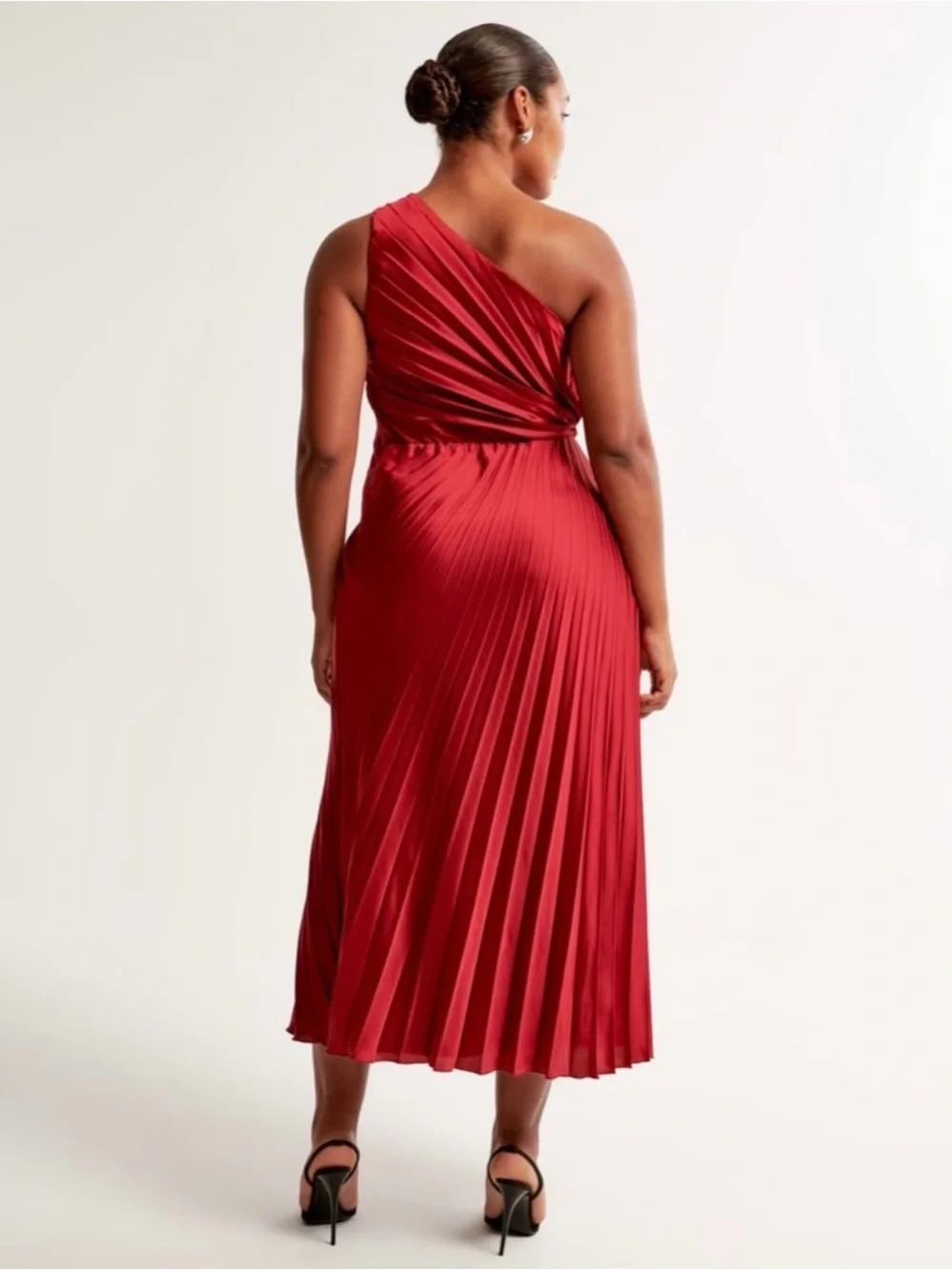 Abercrombie & Fitch Giselle One Shoulder Pleated Satin Maxi Dress Wine Size M